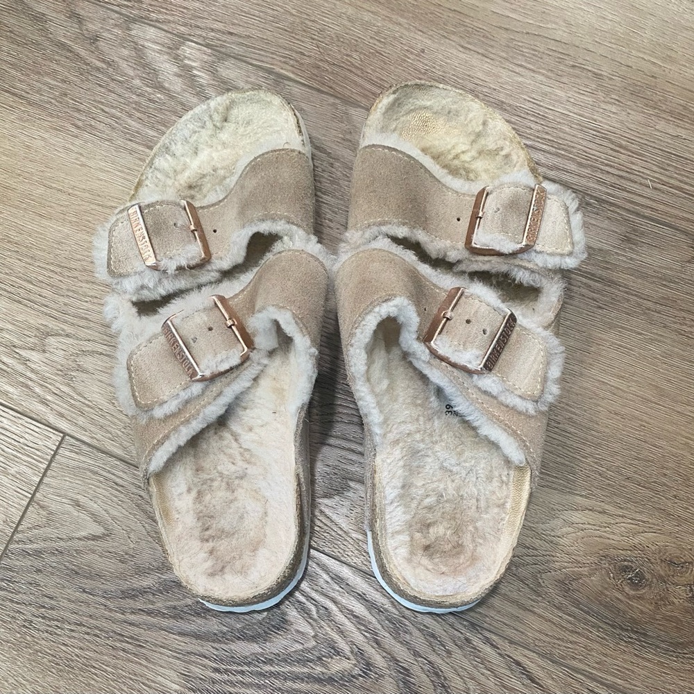 Birkenstock Arizona Shearling, featuring a cozy shearling lining and suede upper